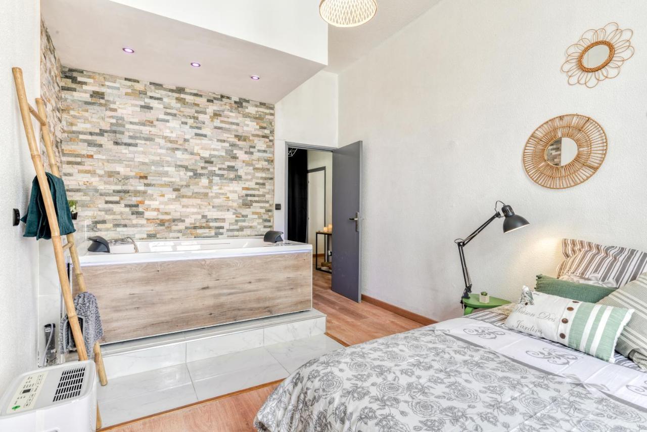 Parenthese Occitane -Wifi - Balneo- Parking Gratuit - Netflix Apartment Carcassone Exterior photo