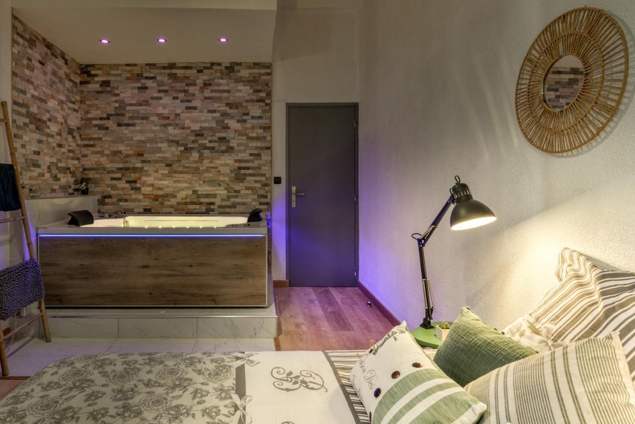 Parenthese Occitane -Wifi - Balneo- Parking Gratuit - Netflix Apartment Carcassone Exterior photo